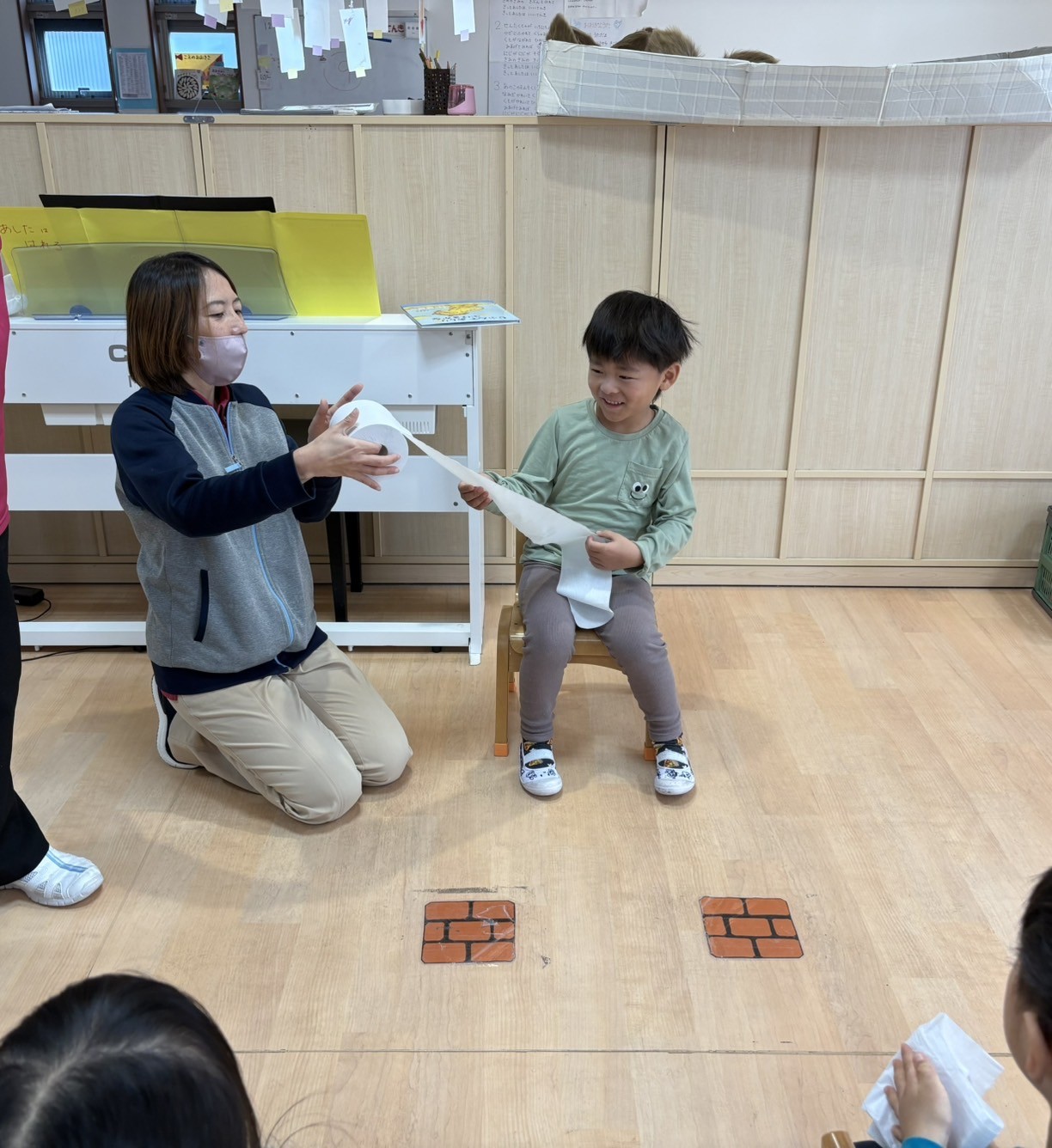 つむぎ組　保健指導「じぶんでおしりふけるかな？」