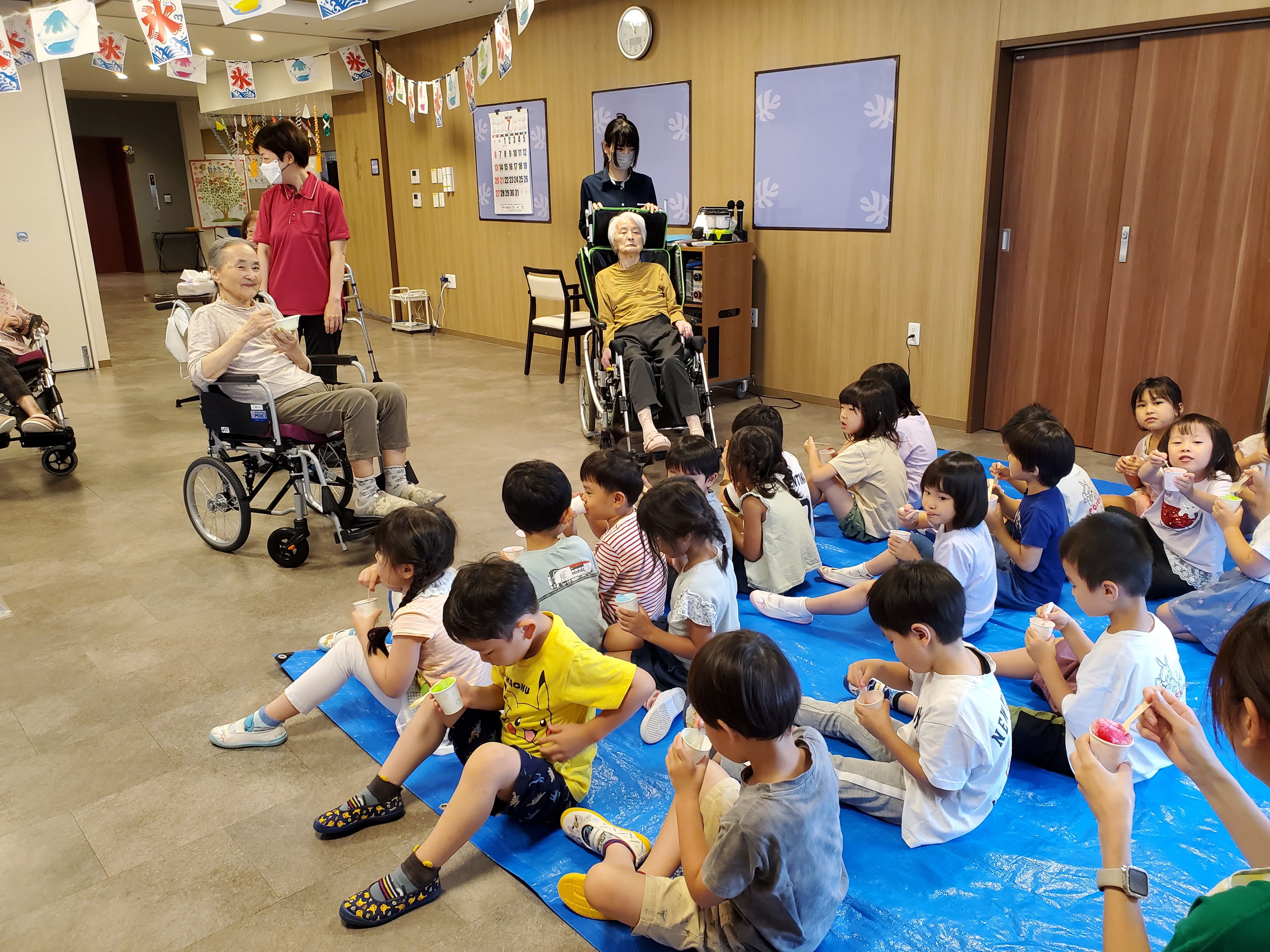 特養のおじいちゃんおばあちゃんと「かき氷イベント」