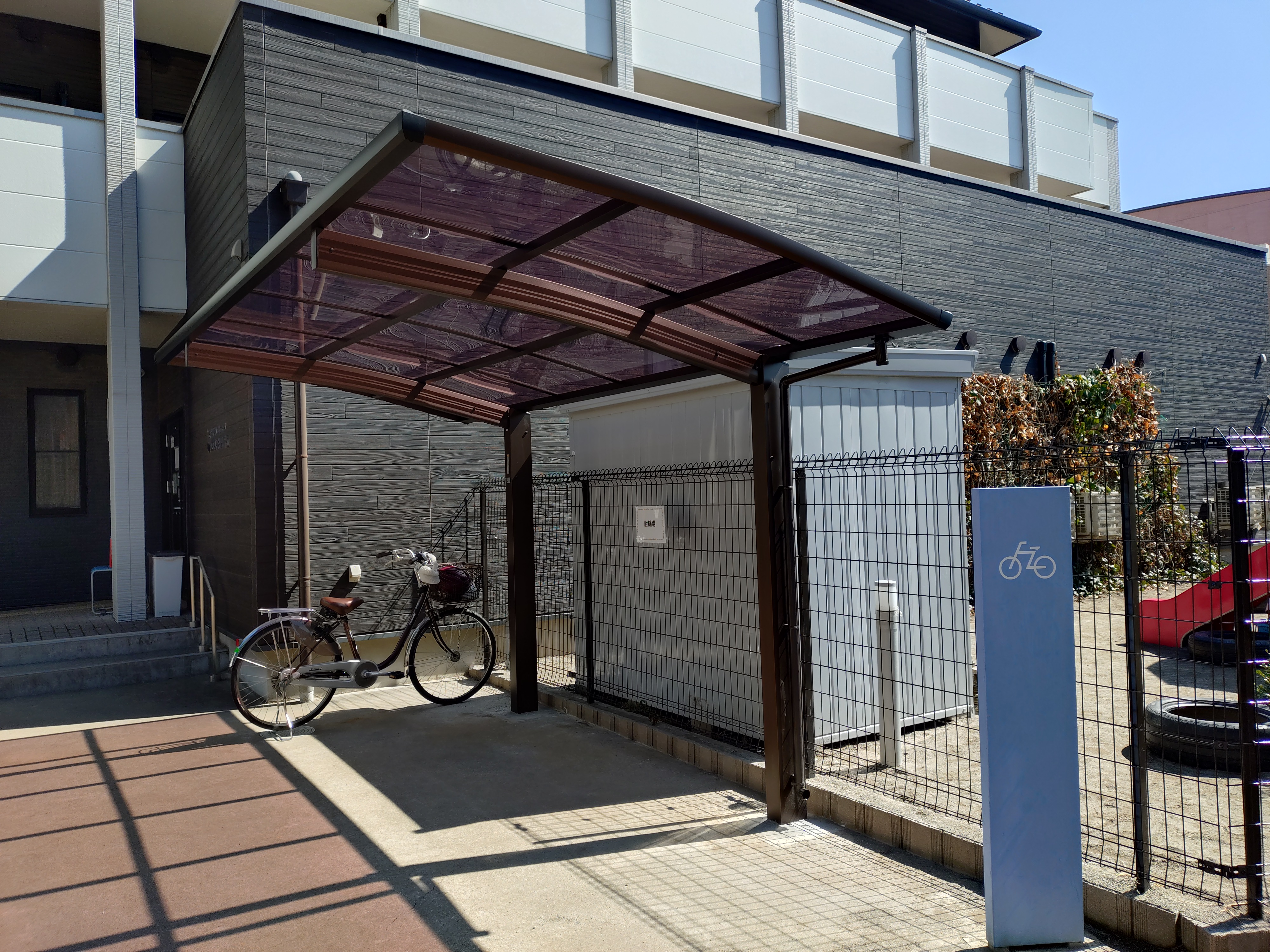 サイクルポート設置しました